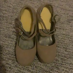Forever 21 beige heels size 8